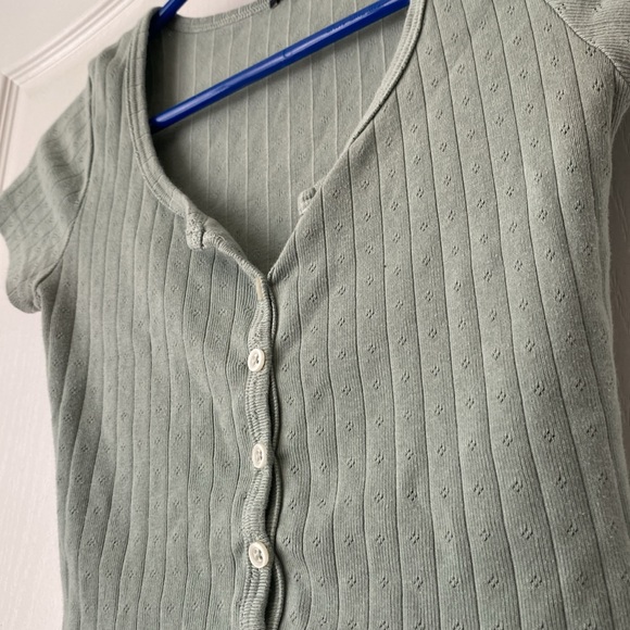 Brandi Melville. Crop top button down. XS/S blueish green color - Picture 2 of 5